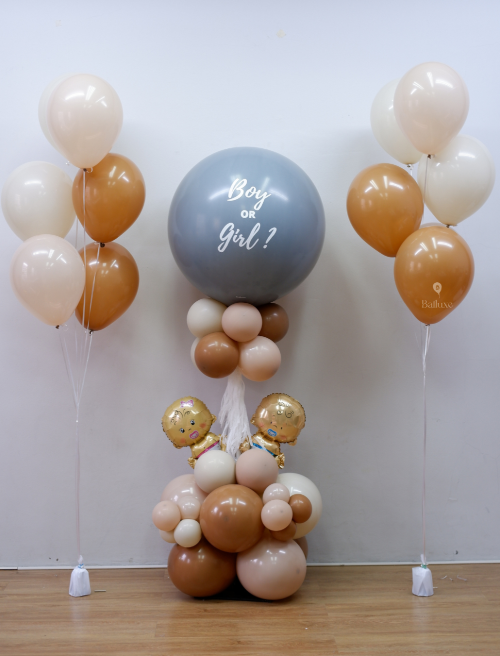 Standing Gender Reveal with 12pcs 11inch helium balloon