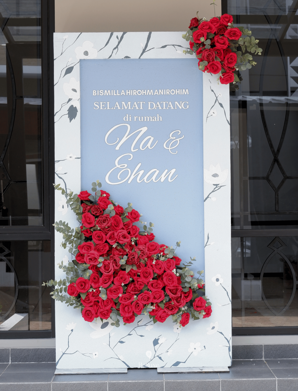 Floral Backdrop in cube shape