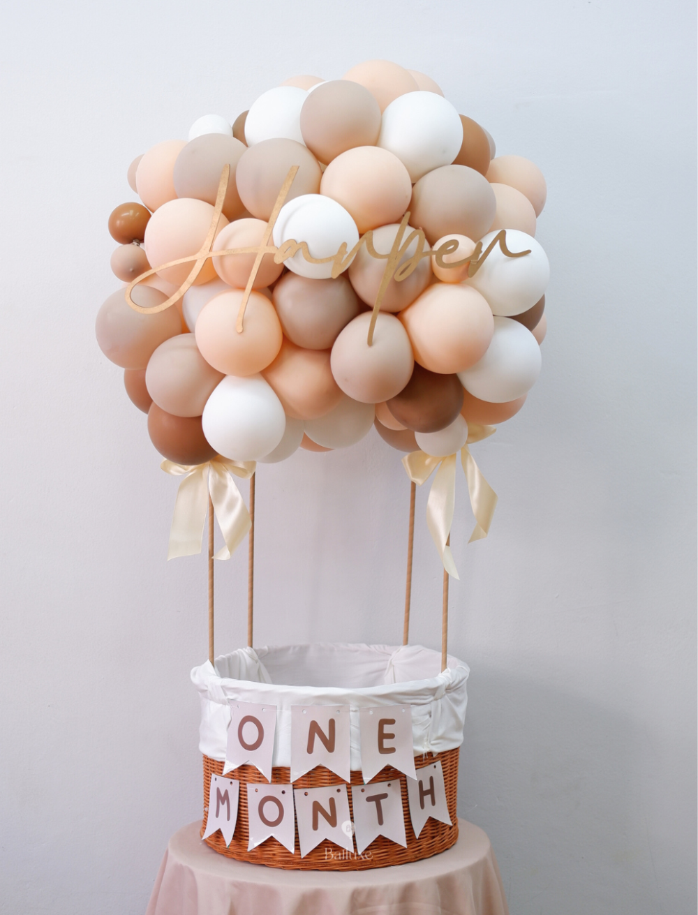 Medium Hot Air Balloon in a basket - Image 5